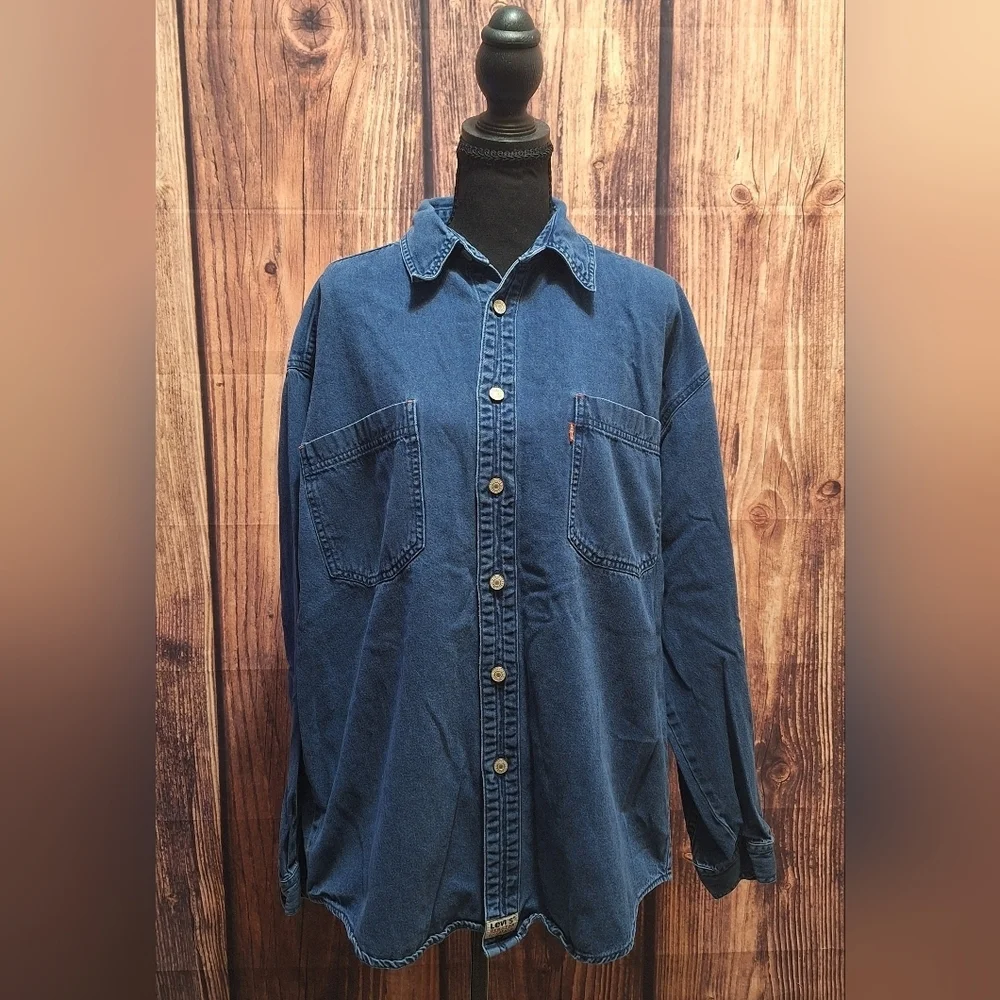 Levi's Classic Denim Red Tag Vintage Button Up Mens Size Large.
